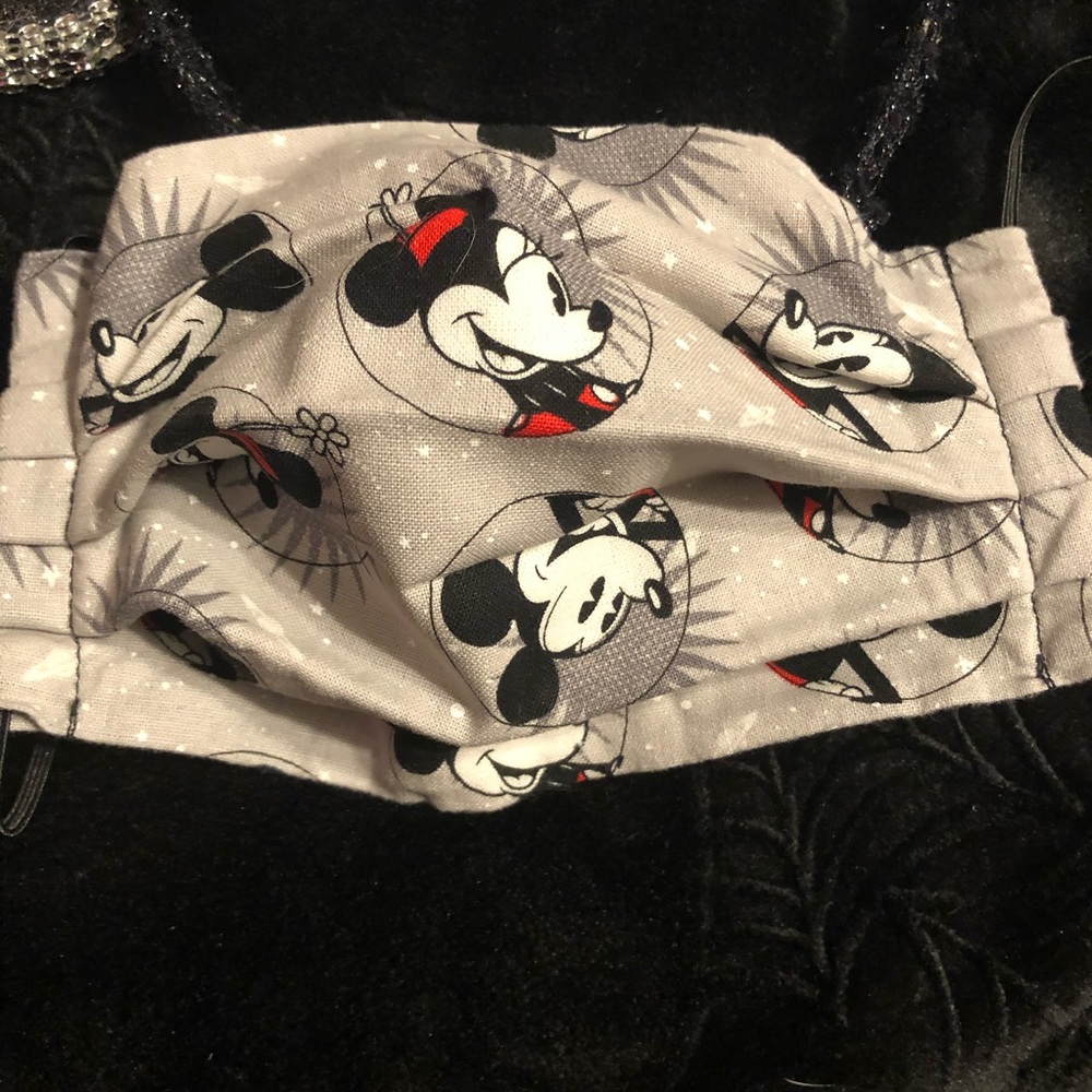 Mickey and Minnie ears plus 1 face mask - Picture 5 of 8